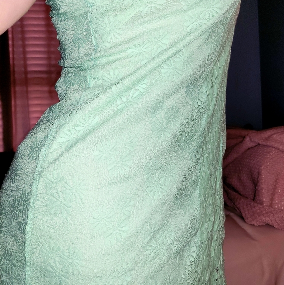 Alya Mint Green Lace Mini Dress - Picture 4 of 13